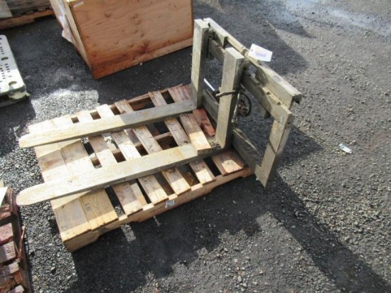 FORKLIFT CARRIAGE W/ 5'' X 48'' FORKS