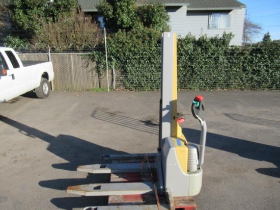 CAT NSP22-24V ELECTRIC PALLET JACK