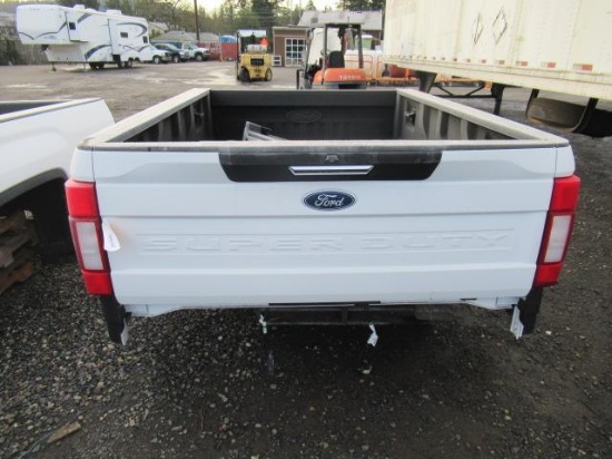 FORD SUPER DUTY 8' PICKUP BED W/ TAILGATE, TAIL LIGHTS, SPRAY IN BED LINER & REAR BUMPER W/ SENSORS