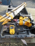 DEWALT DW073 CORDLESS ROTARY LASER WITH TRIPOD AND CASE