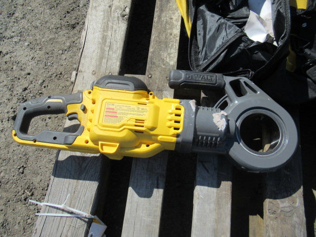 DEWALT 60V MAX DCE700 CORDLESS 2