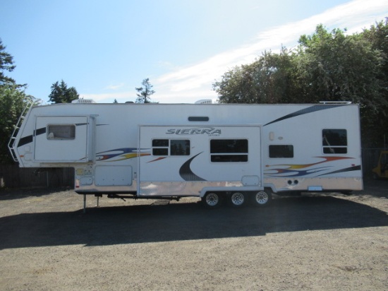 2007 FOREST RIVER 38' TOY HAULER W/ (2) SLIDE OUTS