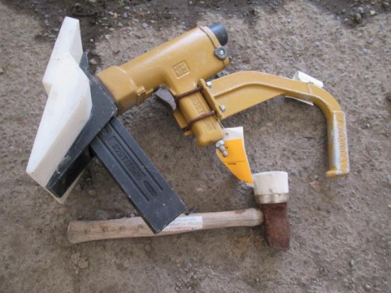 BOSTITCH MIII PNEUMATIC FOORING NAIL GUN