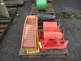 PALLET W/ (9) METAL VEHICLE RAMPS, (2) PLASTIC VEHICLE RAMPS, (2) METAL VEHICLE STANDS