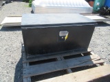 PALLET W/ STAHL UNDER MOUNT/CHASSIS MOUNT TRUCK TOOL BOX