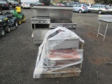 (UNKNOWN MAKE) ELECTRIC (6) BURNER GAS GRILL (2) BURNER GAS FLAT TOP GRILL COMBO W/ PALLET OF