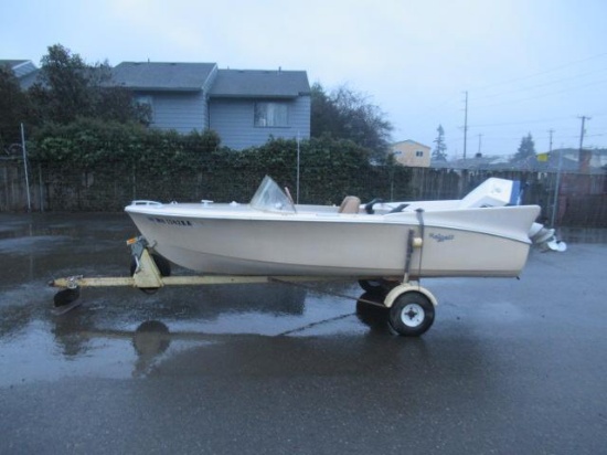 ***PULLED***REINELL 12' FIBERGLASS BOAT W/...EVINRUDE OUTBOARD MOTOR