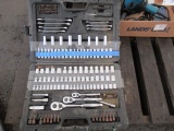STANLEY ASSORTED SOCKET & WRENCH TOOL SET