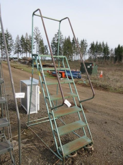 7 STEP ROLLING STOCK LADDER