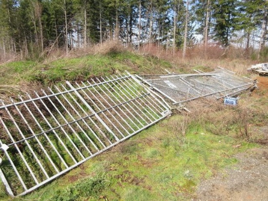 (4) ASSORTED SIZE METAL GATES