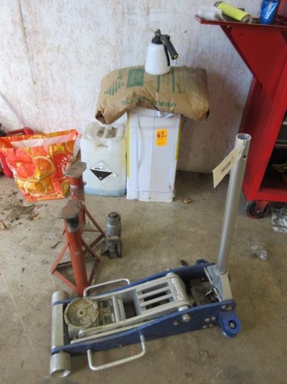 SAND BLASTING POT W/ MEDIA & 3 TON FLOOR JACK