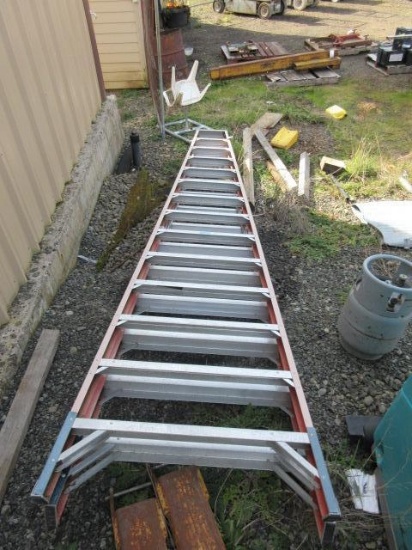 WERNER 11'6'' FIBERGLASS LADDER