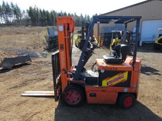 TOYOTA 5FBC25 ELECTRIC FORKLIFT