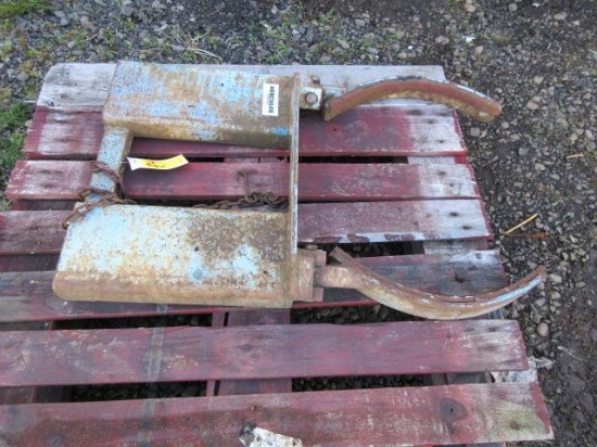 FORKLIFT BARREL CLAMP ATTACHMENT