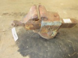 BENCH VISE