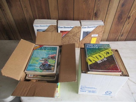 ASSORTED MOTHER EARTH NEWS & FINE HOMEBUILDING BOOKS