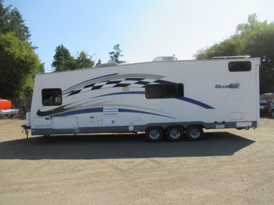 2004 FLEETWOOD GEARBOX 300FS TOY HAULER