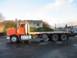 2006 PETERBILT 378 FLATBED W/ FORKLIFT MOUNT