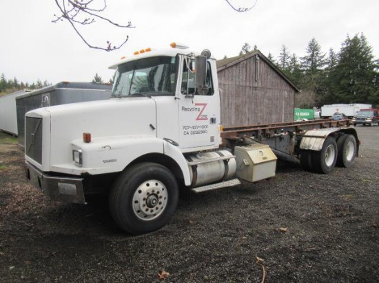 ***PULLED - NO TITLE*** 1999 VOLVO ROLL OFF TRUCK