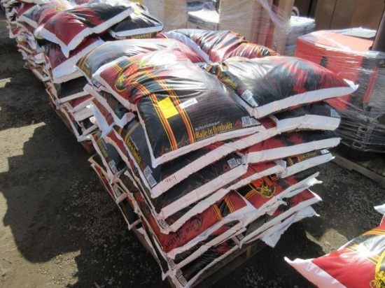 (32) BAGS OF ROYALE GOLD HUMBOLDT SOIL, 1.76 CU FT PER BAG