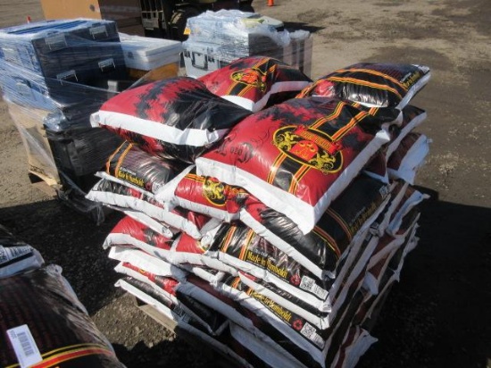(32) BAGS OF ROYALE GOLD HUMBOLDT SOIL, 1.76 CU FT PER BAG