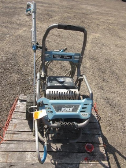 CAT PUMPS PRESSURE WASHER W/ HOSE & WAND, YAMAHA MZ300 MOTOR, 3800 PSI, 3.5GPM