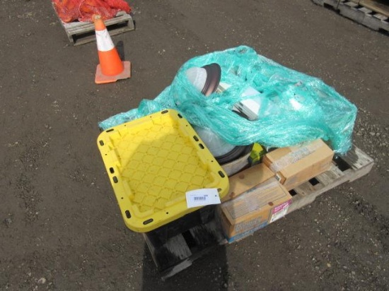 PALLET OF ASSORTED ELECTRICAL FIXTURES & FITTINGS/BREAKERS/LIGHTS/CONDUIT FITTINGS