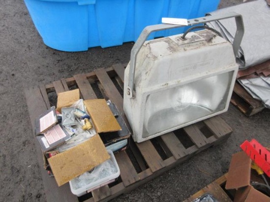 LARGE GE LIGHT & (2) BOXES OF NAILS