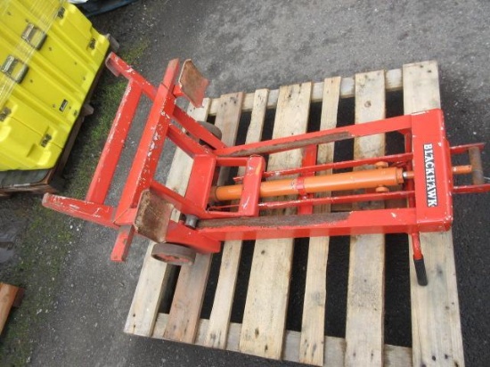 BLACKHAWK 3000LB BUMPER LIFT