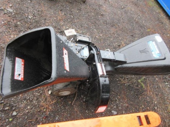 MTD YARD MACHINES 10HP GAS POWERED WOOD CHIPPER