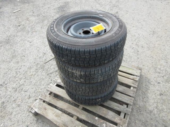 (4) VENEZIA CLASSIC 787 205/70R15 TIRES ON 5 LUG WHEELS (UNKNOWN MAKE)