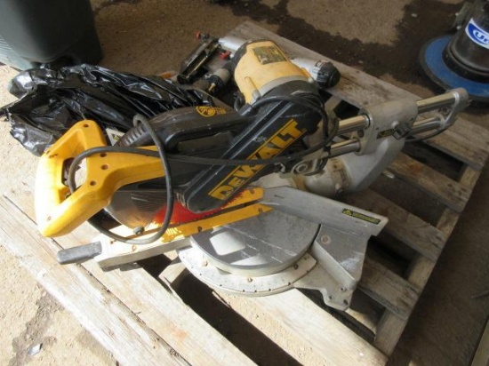 DEWALT DW708 12'' COMPOUND MITER SAW
