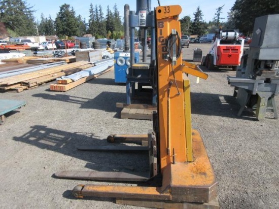 BIG JOE 2524-T8 WALK BEHIND FORKLIFT, 2500LB CAPACITY, *NO KEY, SER#: 309621