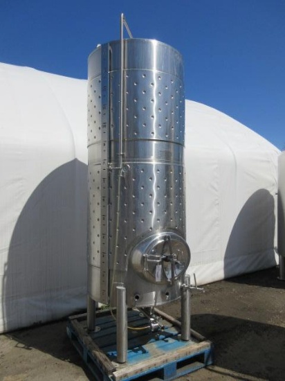PRACTICAL FUSION APPROX 450GAL STAINLESS STEEL TANK
