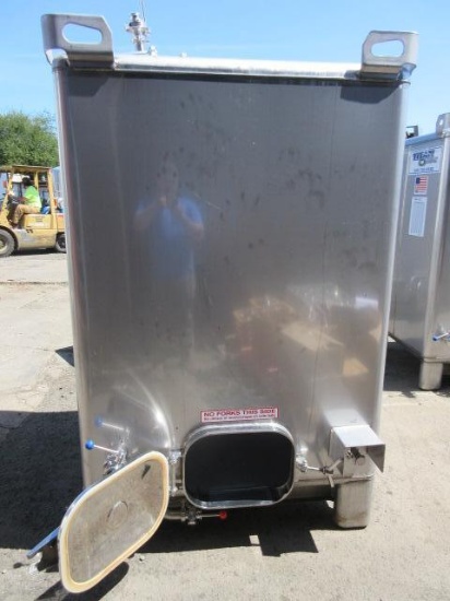 2018 TITAN 550GAL 304 STAINLESS STEEL TANK