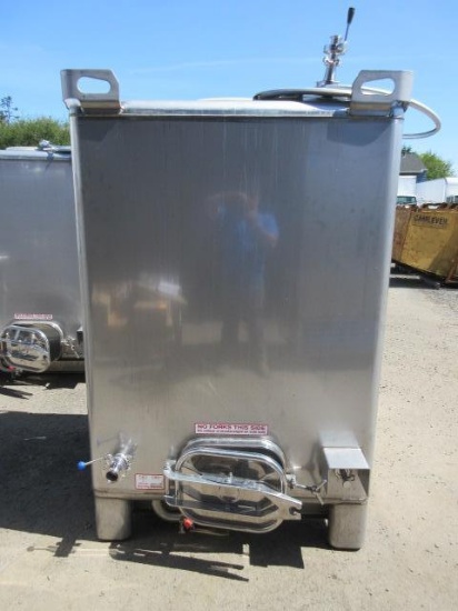 2018 TITAN 550GAL 304 STAINLESS STEEL TANK