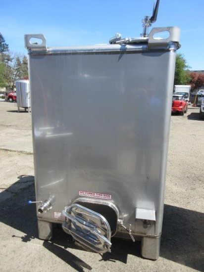 2018 TITAN 550GAL 304 STAINLESS STEEL TANK