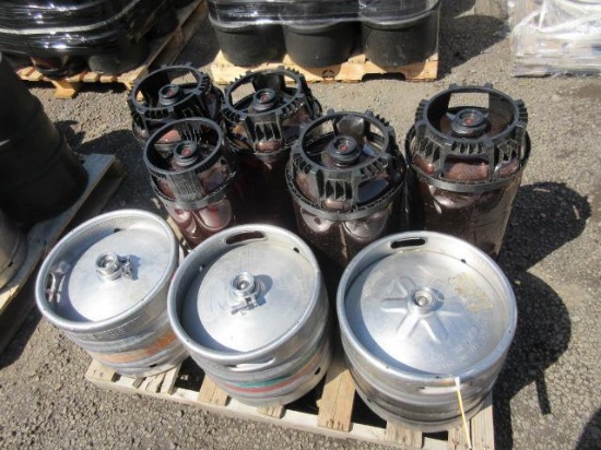 (3) 7.75GAL STAINLESS STEEL KEGS & (5) PLASTIC KEGS, *EMPTY - NOT CLEANED