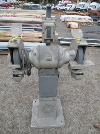 QUEEN CITY 11F GRINDER W/ STAND, 5 HP, 220/440V