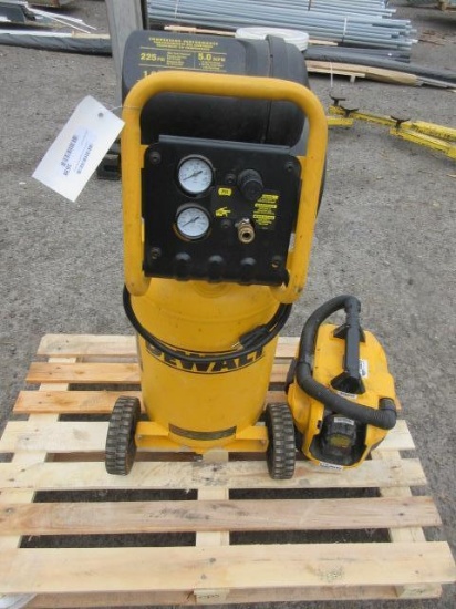 DEWALT D55168-225 15GAL 12V AIR COMPRESSOR & DEWALT DCV580 18V BATTERY OPERATED WET/DRY VAC W/