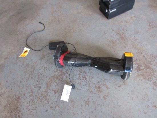 HOVERBOARD W/ CHARGER (UNKNOWN MAKE/MODEL)