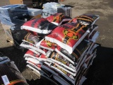 (32) BAGS OF ROYALE GOLD HUMBOLDT SOIL, 1.76 CU FT PER BAG