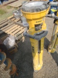DEWALT DCL079 20V RECHARGABLE LIGHT STAND, ADJUSTABLE HEIGHT & LIGHT DIRECTION