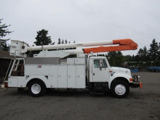 1993 INTERNATIONAL 4900 BUCKET TRUCK