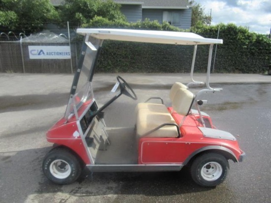 CLUB CAR ELECTRIC GOLF CART W/ CHARGER