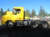 2000 VOLVO DAY CAB TRACTOR