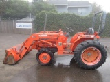 KUBOTA L2950 4WD TRACTOR W/ LOADER