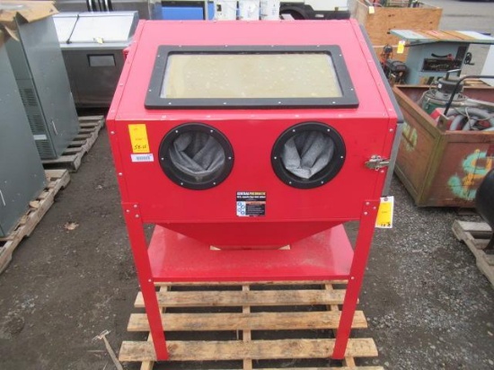 CENTRAL MACHINERY SANDBLASTING CABINET