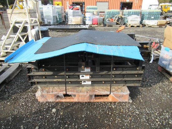 (3) 5' CONVEYOR SYSTEMS W/ (5) 31'' LEG SUPPORTS