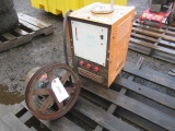 AIRCO 225AMP MSM STINGER AC TRAQNSFORMER WELDER & WATER PUMP W/ 11'' PULLY